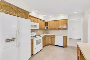258 Lafayette Rd, West Babylon, NY 11704 - Photo 12