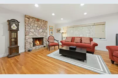 58 Reeve Road, Rockville Centre, NY 11570 - Photo 8