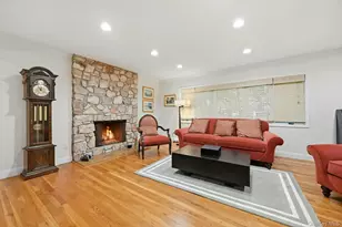 58 Reeve Rd, Rockville Centre, NY 11570 - Photo 8