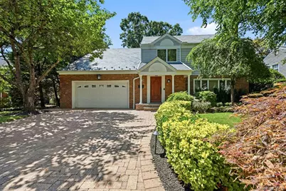 58 Reeve Road, Rockville Centre, NY 11570 - Photo 2