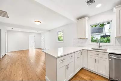 31 Oakland Avenue, Port Jefferson Station, NY 11776 - Photo 20