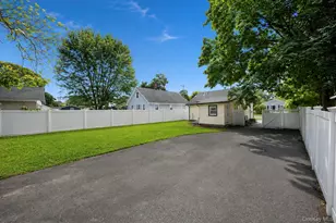 31 Oakland Ave, Port Jefferson Station, NY 11776 - Photo 6