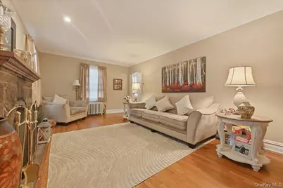 179 Locust Street, Floral Park, NY 11001 - Photo 16