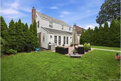 179 Locust Street, Floral Park, NY 11001 - Photo 38