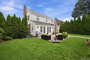 179 Locust St, Floral Park, NY 11001 - Photo 38