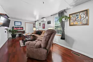 37 Hubbard Ave, Riverhead, NY 11901 - Photo 16