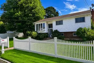 87 S 28th St, Wyandanch, NY 11798 - Photo 2