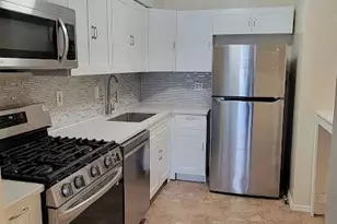 82-76 Country Pointe Cir, Queens Village, NY 11427 - Photo 4