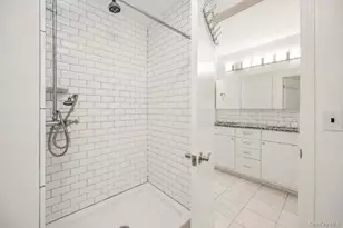 2 Pine St, Huntington, NY 11743 - Photo 24
