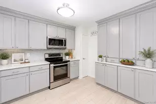 2 Pine St, Huntington, NY 11743 - Photo 6