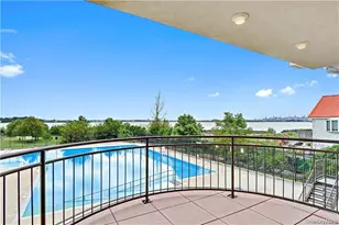 126 Beacon Ln, Bronx, NY 10473 - Photo 32