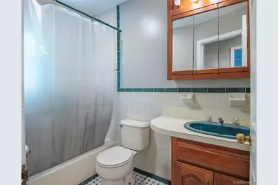 28 Brookdale Road, Glen Cove, NY 11542 - Photo 12