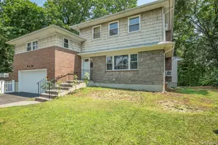 28 Brookdale Rd, Glen Cove, NY 11542 - Photo 2