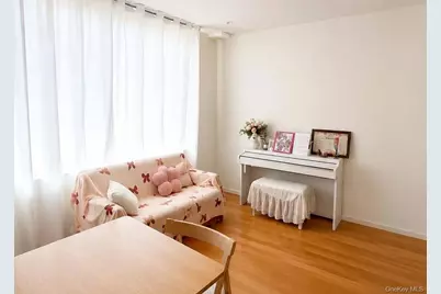4223 Parsons Boulevard #5C, Flushing, NY 11355 - Photo 2