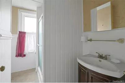 25 E Broome Street, Port Jervis, NY 12771 - Photo 14