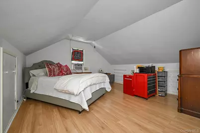 236-11 Seward Avenue, Bellerose, NY 11427 - Photo 14