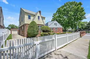 236-11 Seward Ave, Bellerose, NY 11427 - Photo 22