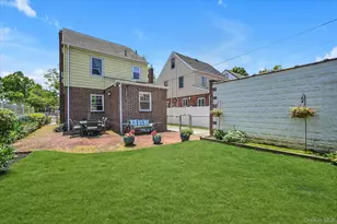 236-11 Seward Ave, Bellerose, NY 11427 - Photo 16