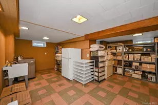 236-11 Seward Ave, Bellerose, NY 11427 - Photo 18