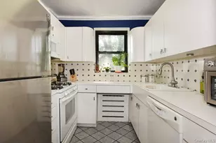 143-50 Hoover Ave, Briarwood, NY 11435 - Photo 6