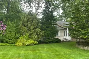 9 Alpine Pl, Lake Grove, NY 11755 - Photo 4