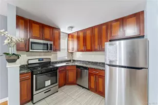 31-01 42nd St, Astoria, NY 11103 - Photo 4