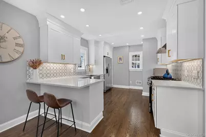 136 Broad Street, Williston Park, NY 11596 - Photo 8