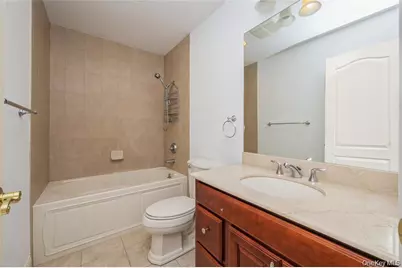 22 Meadow Court, Oakdale, NY 11769 - Photo 18
