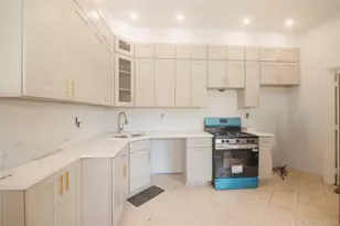 1340 Siegfried Pl, Bronx, NY 10465 - Photo 14