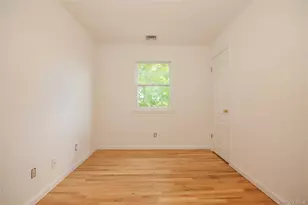 1340 Siegfried Pl, Bronx, NY 10465 - Photo 10