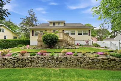 414 Potter Boulevard, Brightwaters, NY 11718 - Photo 1