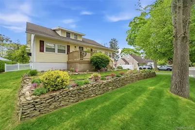 414 Potter Boulevard, Brightwaters, NY 11718 - Photo 2