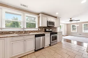 414 Potter Blvd, Brightwaters, NY 11718 - Photo 28