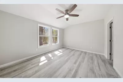 24 Farmingdale Lane, Bloomingburg, NY 12721 - Photo 12