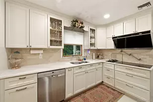 19 Eckernkamp Dr, Smithtown, NY 11787 - Photo 6