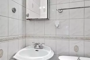 81 Chatham Pl, West Hempstead, NY 11552 - Photo 12