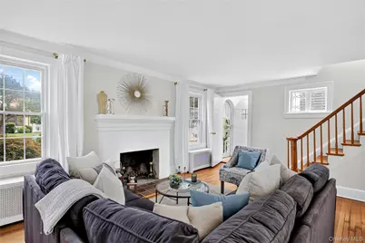 81 Chatham Place, West Hempstead, NY 11552 - Photo 4