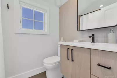 29 Tiana Circle, Hampton Bays, NY 11946 - Photo 24