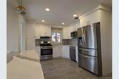 25116 Gaskell Road, Little Neck, NY 11362 - Photo 10