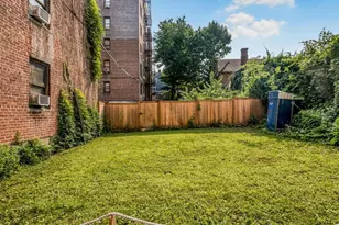 306 E Mosholu Pkwy S, Bronx, NY 10458 - Photo 20