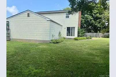 49 Avis Drive, Holbrook, NY 11741 - Photo 8
