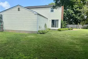 49 Avis Dr, Holbrook, NY 11741 - Photo 8