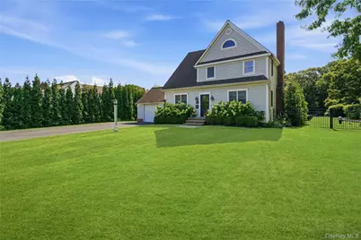 22 S Gillette Avenue, Bayport, NY 11705 - Photo 4