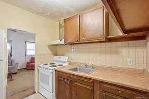 25 Conklin St, Poughkeepsie, NY 12601 - Photo 24