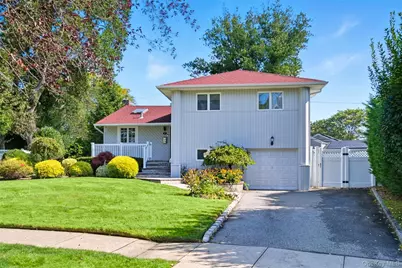 17 Willben Lane, Plainview, NY 11803 - Photo 2