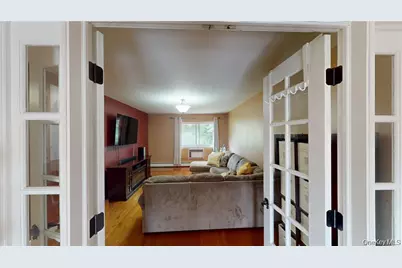 136 Sierra Vista Lane, Valley Cottage, NY 10989 - Photo 2