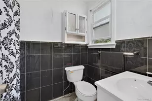249 Bay Shore Rd, Bay Shore, NY 11706 - Photo 16
