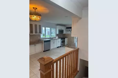 14 Larch Street, Hicksville, NY 11801 - Photo 2