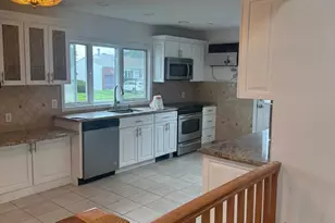 14 Larch St, Hicksville, NY 11801 - Photo 2