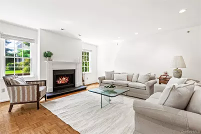 44 Alex Drive, White Plains, NY 10605 - Photo 2